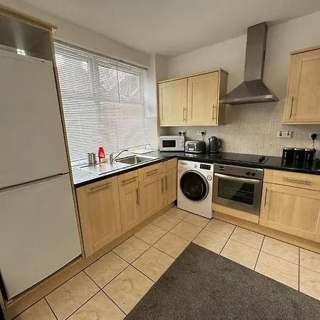 Luton Centre Apartment Exterior photo