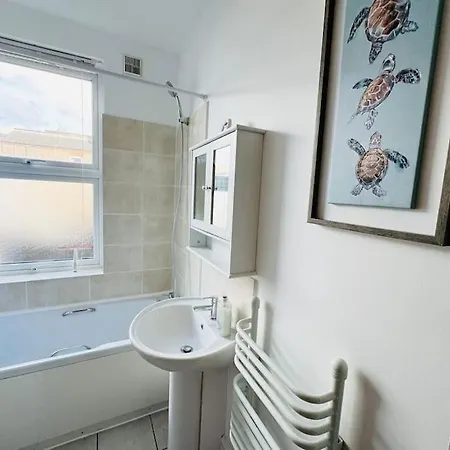 Luton Centre Apartment Exterior photo