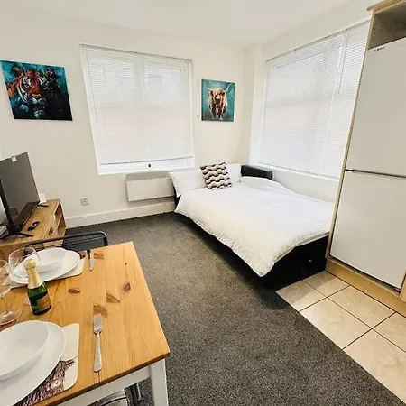 Luton Centre Apartment Exterior photo
